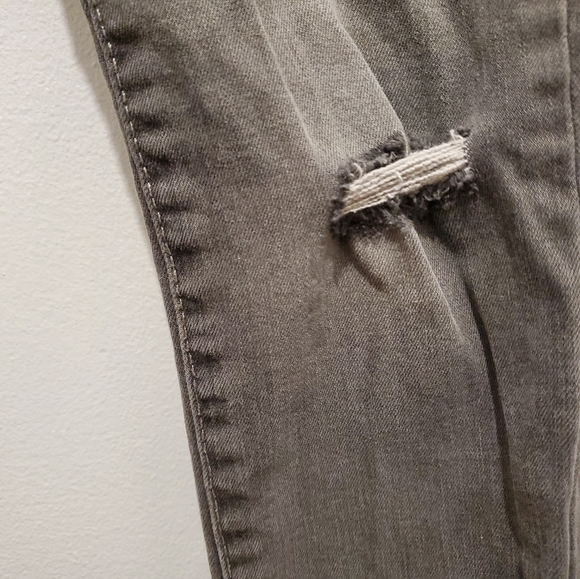 Grey Mossimo Skinny Ripped Jeans (Size 3) - Picture 5 of 11